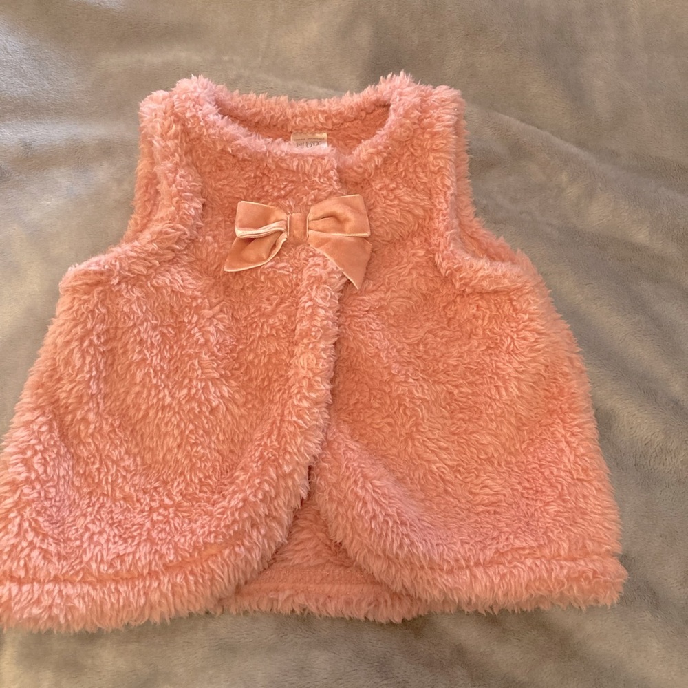 Faux fur dusty rose vest